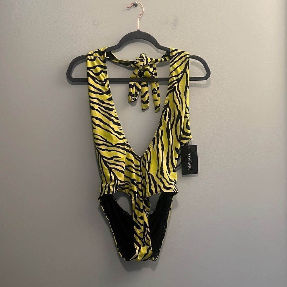 Icon Swim Women's Yellow Zebra Print Strappy Halter One Piece Swimsuit XL NWT